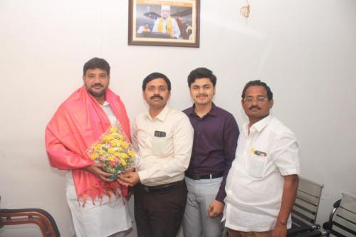 MOHAMMED NASEER AHMED, GUNTUR - 1 MLA, FELICITATES MOHAMMED ALI, CMA FINAL AIR 18 HOLDER-2